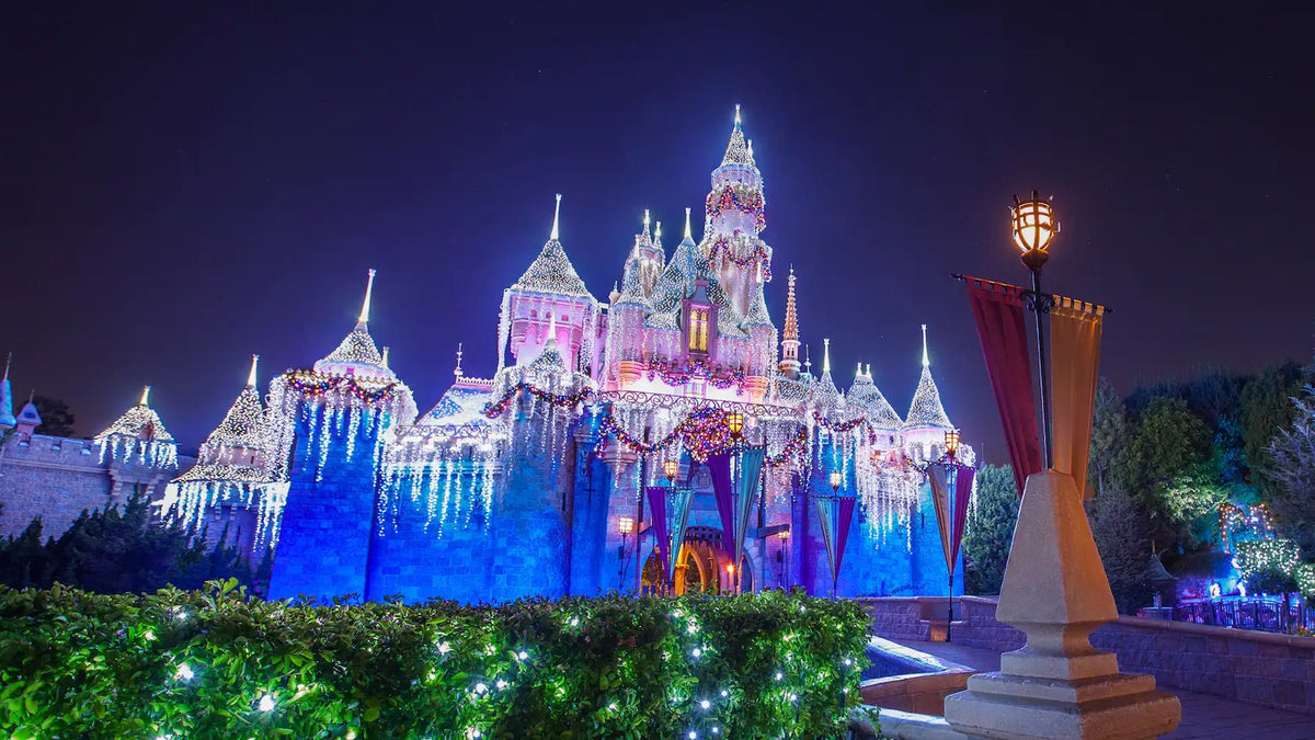 When Does Disneyland Switch From Halloween To Christmas? Holiday Gui