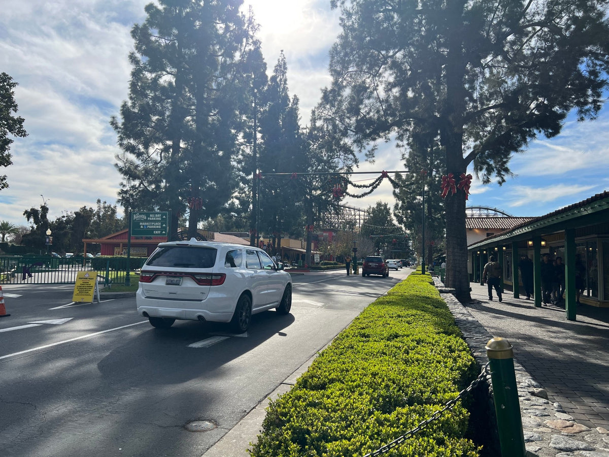 Free Parking at Knott's Berry Farm | Tips & Guide – ThemeParkCenter.com