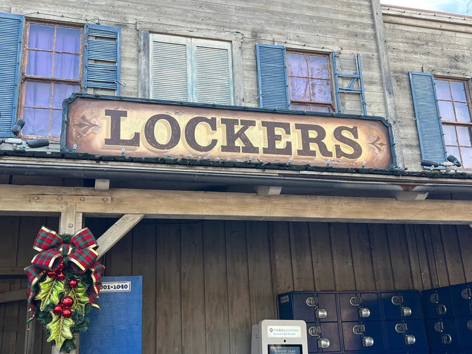 Knott's Berry Farm Lockers Guide | Tips & Everything To Know
